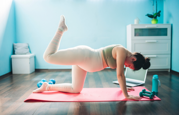 Pregnant women exercising