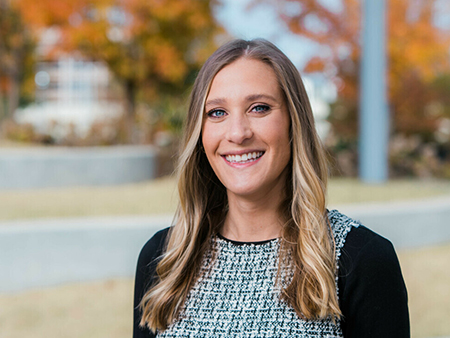 Headshot of Lizzy Davis